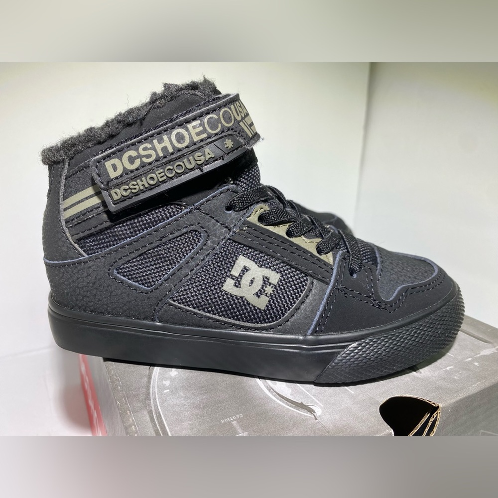 NWT- DC Shoe Co USA Toddlers Winterized High Tops- Black- Size 11- Never Worn